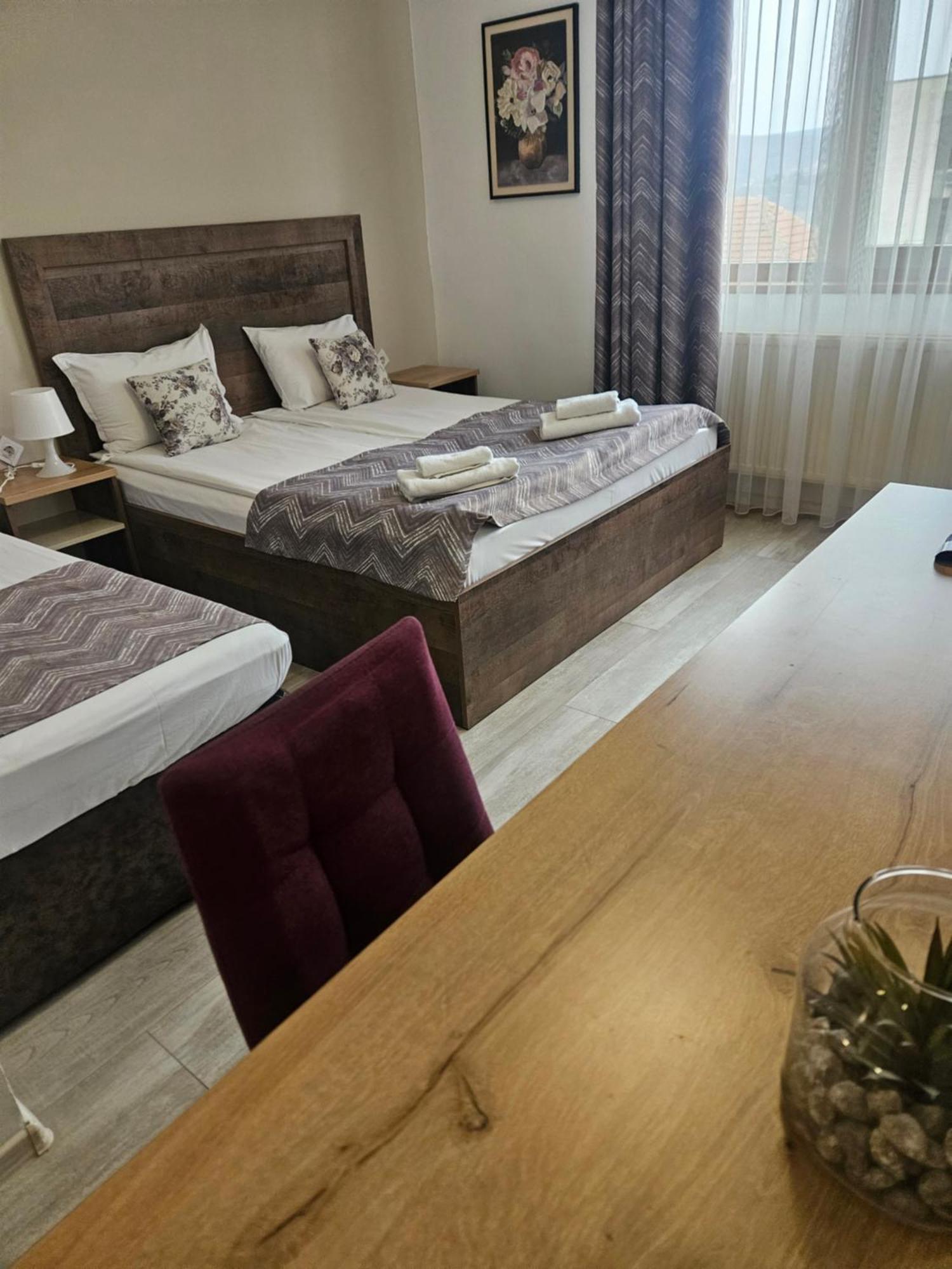 Priyateli - Friends Hotel Veliko Tarnovo Room photo