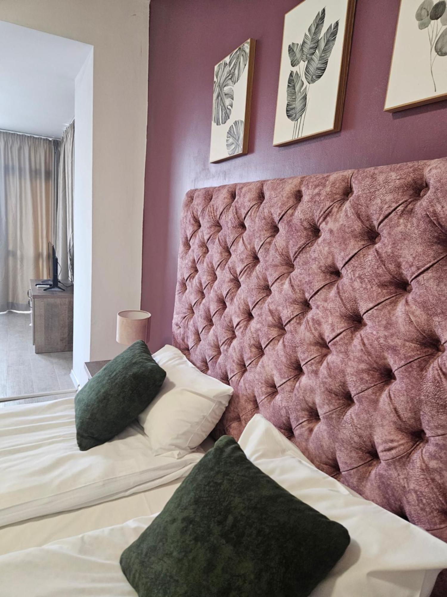 Priyateli - Friends Hotel Veliko Tarnovo Room photo