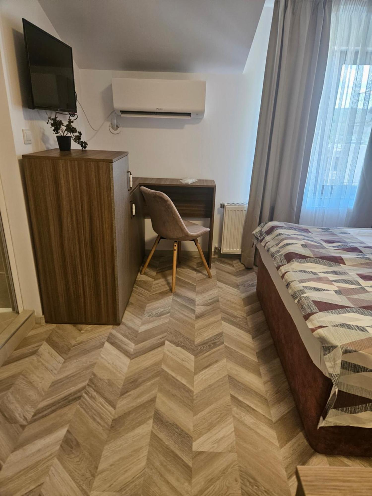 Priyateli - Friends Hotel Veliko Tarnovo Room photo